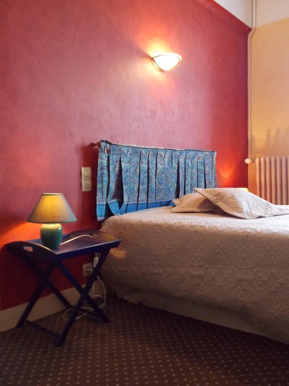 Le Soleil D'Or Hotel Vimoutiers Kültér fotó